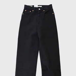 Levi's Ribcage Straight Ankle Jeans in Black Sprout